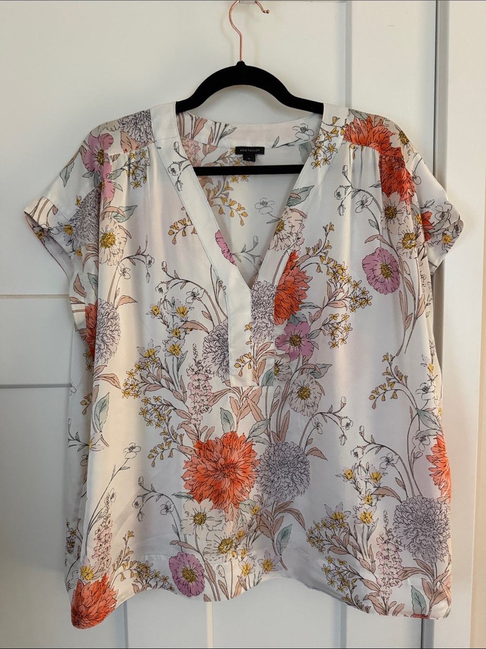 Ann Taylor White Floral Split-Neck Short Sleeve Blouse XL